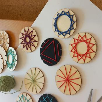 Preview: Holz-Wickelplatte für Mandalas und Sterne, 12 Stück