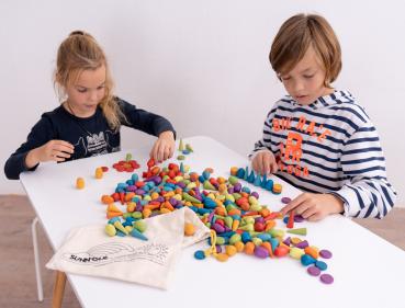 Preview: Loose Parts Regenbogen-Legeteile, 256-tlg.