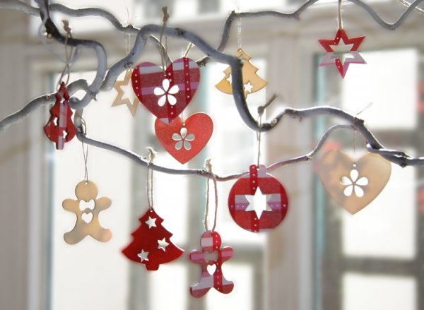 SUNNYSUE - Weihnachts -Anhänger aus Holz, 15-tlg.