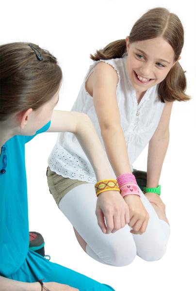 Kunstleder-Armbänder "Individuell", 4er Set